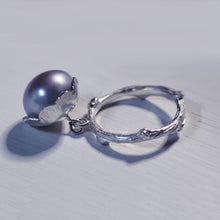 Load image into Gallery viewer, Pearl charm ring, sterling silver flower