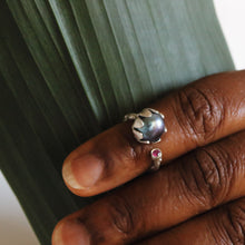 Load image into Gallery viewer, Pearl flower ring, pink tourmaline