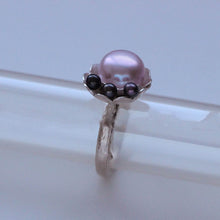 Load image into Gallery viewer, Silver flower ring