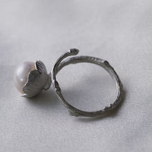 Load image into Gallery viewer, Adjustable ring for women, flower ring with a twig design for the band