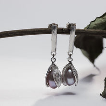Load image into Gallery viewer, Organic dangle earrings