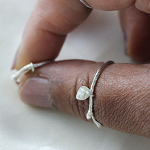 Load image into Gallery viewer, Dainty ring, silver chain ring with a twig and leaf charms