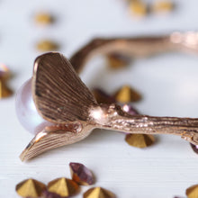 Load image into Gallery viewer, Rose gold ring, Flower pearl ring, pink pearl, twig design, back of the ring, violet and gold cristals, white background