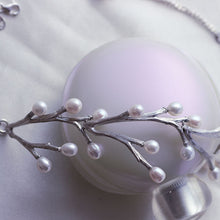 Load image into Gallery viewer, Large silver and pearls bracelet, sterling silver bracelet with a twig design