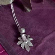 Load image into Gallery viewer, Morganite flower pendant