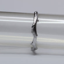 Load image into Gallery viewer, Gold stackable rings, twig design