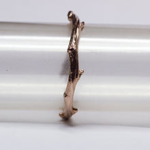 Load image into Gallery viewer, Gold stackable rings, twig design