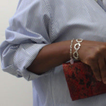 Load image into Gallery viewer, Flower chain bracelet