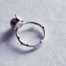 Load image into Gallery viewer, Large silver flower ring, three-petal flower set with a pearl