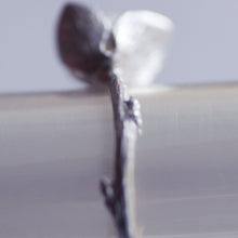 Load image into Gallery viewer, Large silver flower ring, three-petal flower set with a pearl