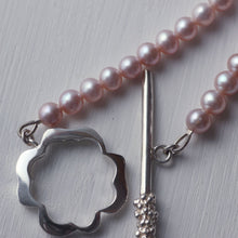 Load image into Gallery viewer, Flower necklace, Pink Pearls, flower clasp details