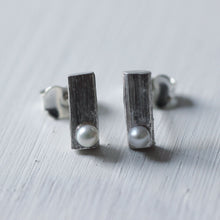 Load image into Gallery viewer, Silver Twig Stud set pearl