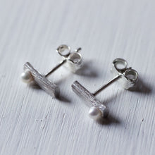 Load image into Gallery viewer, Silver Twig Stud set pearl