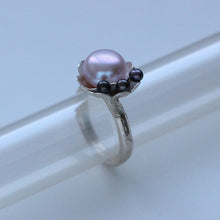 Load image into Gallery viewer, Silver flower ring