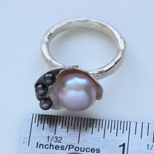 Load image into Gallery viewer, Silver flower ring