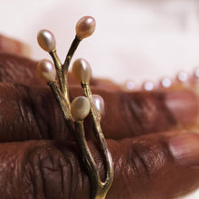 Charger l&#39;image dans la galerie, Detailed pic of branches making the vermeil yellow gold ring
