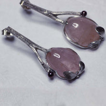 Load image into Gallery viewer, Twig drop earrings set with morganites
