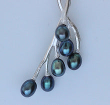 Load image into Gallery viewer, Twig pendant, blue freshwater pearls

