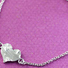 Load image into Gallery viewer, Silver heart bracelet
