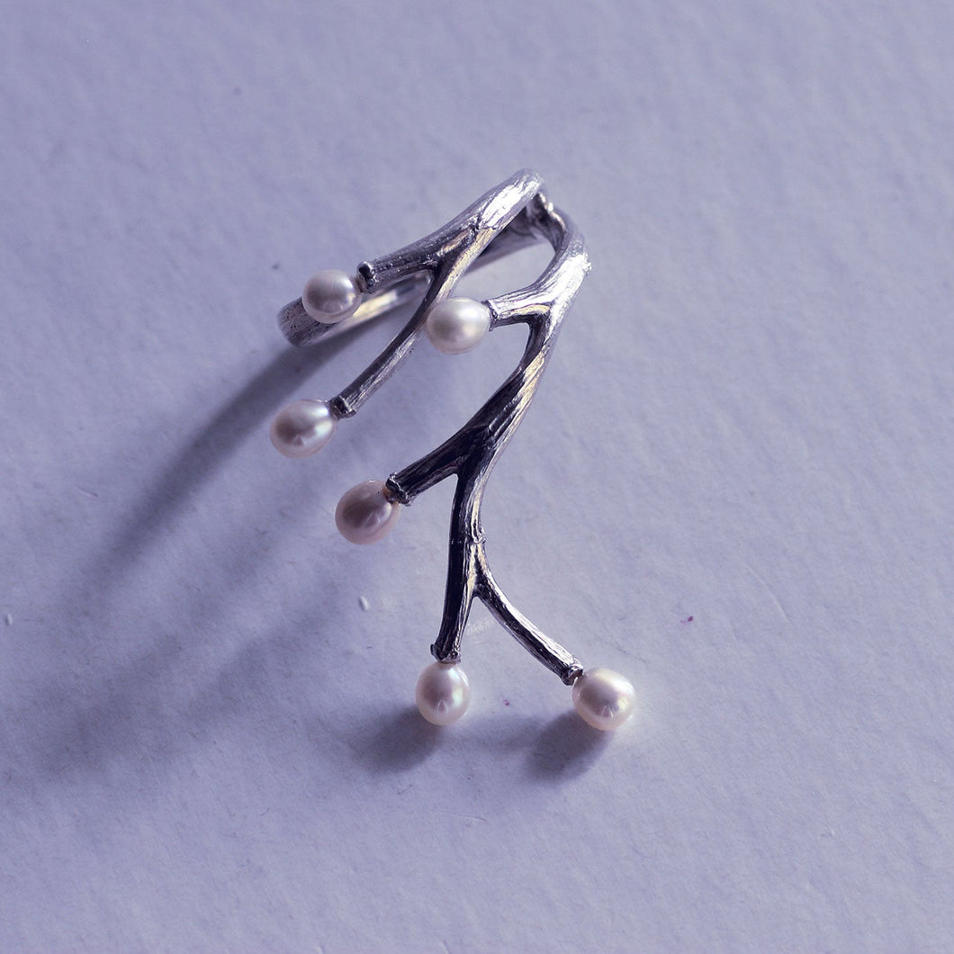 Adjustable silver ring, twig design, white pearls