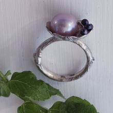 Load image into Gallery viewer, Silver flower statement ring
