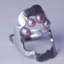 Load image into Gallery viewer, Large silver flower ring, freshwater pearls
